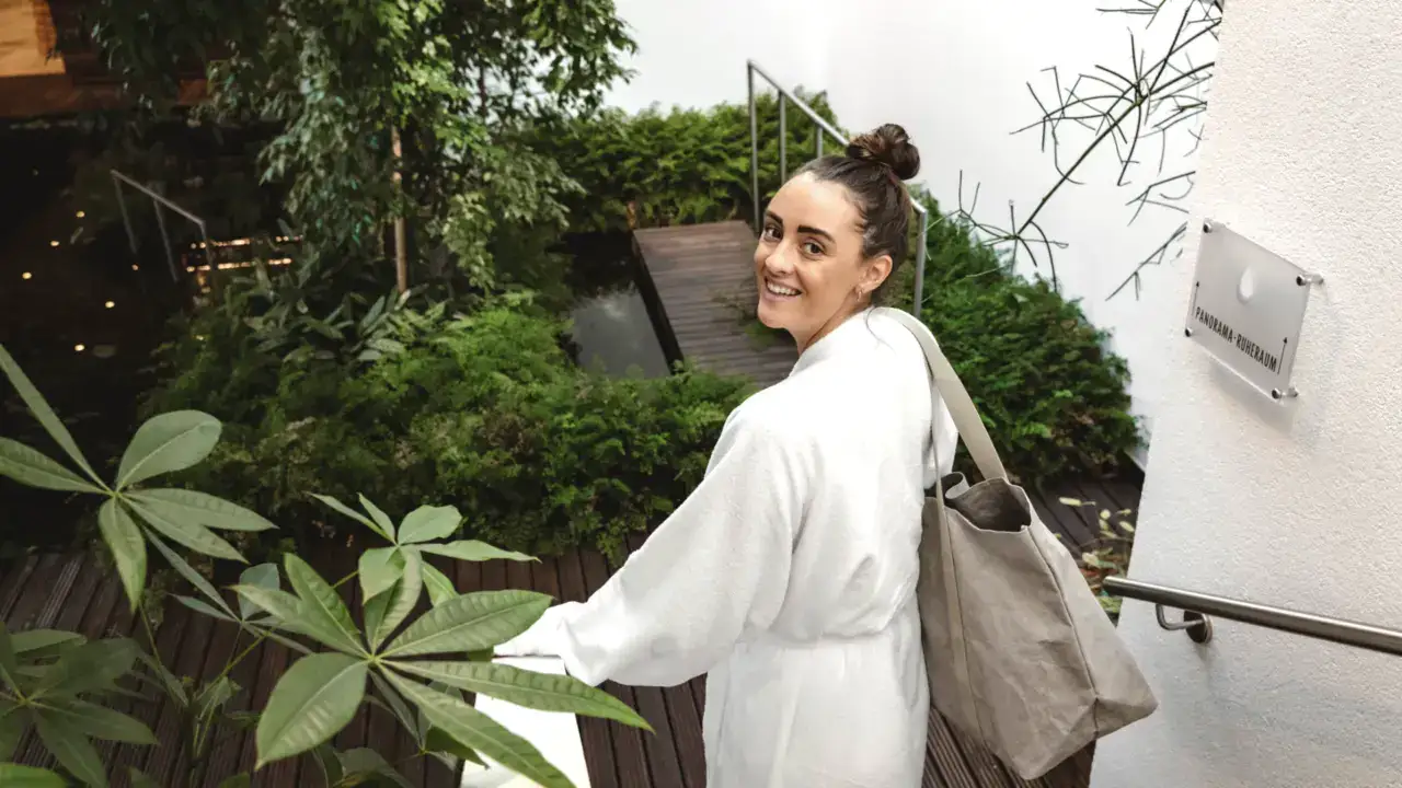 Gemütliche Unterkunft im Naudererhof mit Naturgarten und Panorama-Ruheraum.