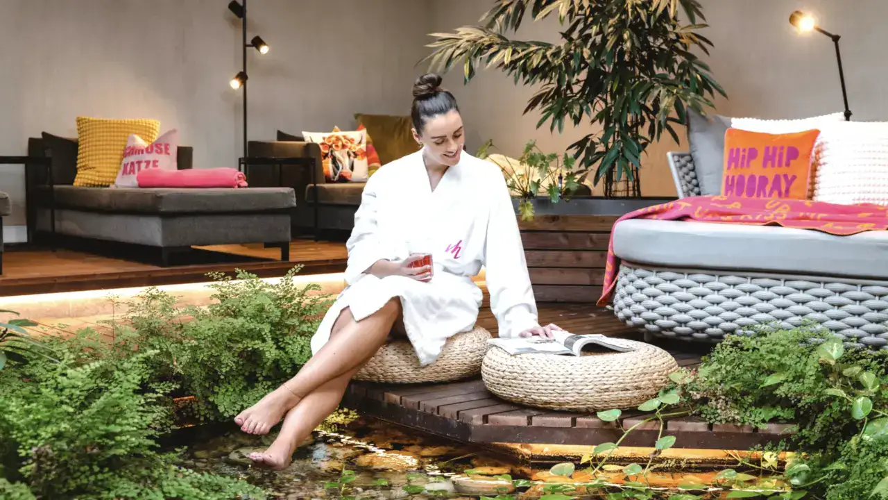 Entspannende Wellness im Naudererhof mit Ruhebereich und Wasserliegen.