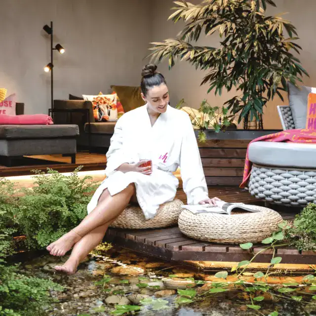 Entspannende Wellness im Naudererhof mit Ruhebereich und Wasserliegen.